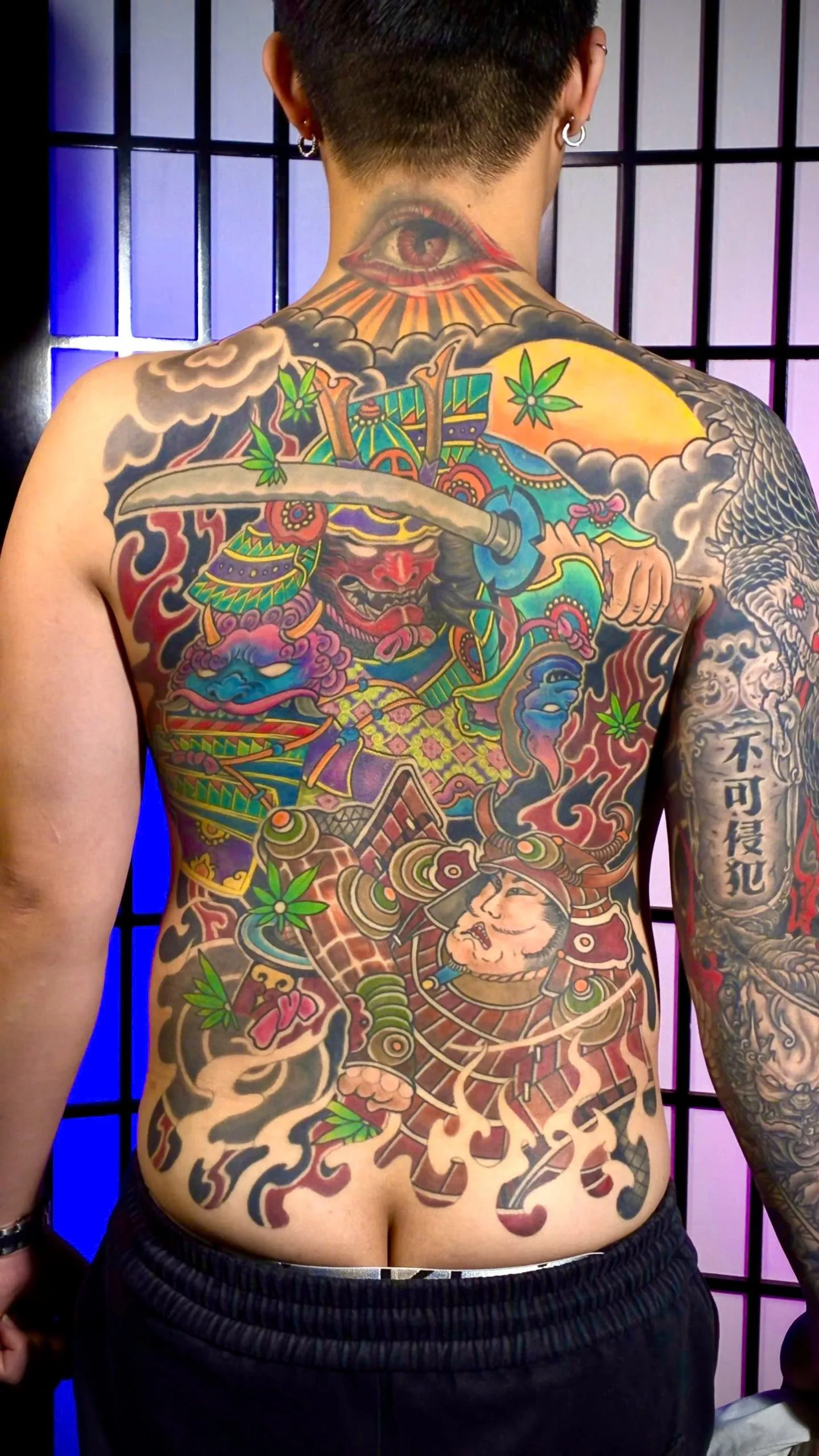 Full Lưng Samurai màu không tê cho em trai Sài Gòn